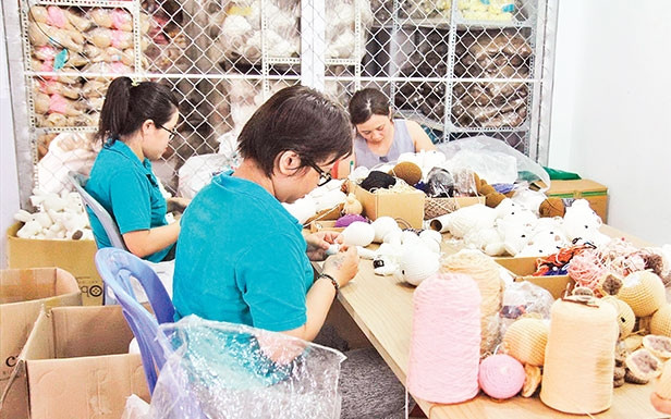 Dự án vì cộng đồng của Bobi Craft đã tạo việc làm cho 400 phụ nữ khắp cả nước, kể cả người khuyết tật.