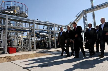 Tổng thống Nga V.Pu-tin thăm công trình "Dòng chảy Phương Bắc".  