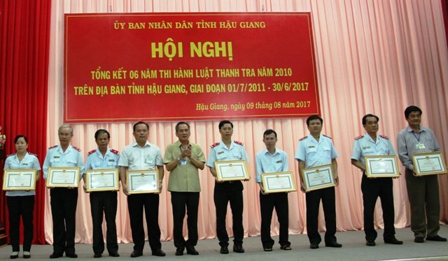 Tặng bằng khen cho các tập thể và cá nhân có thành tích xuất sắc trong công tác thanh tra, giai đoạn 2011–2016.