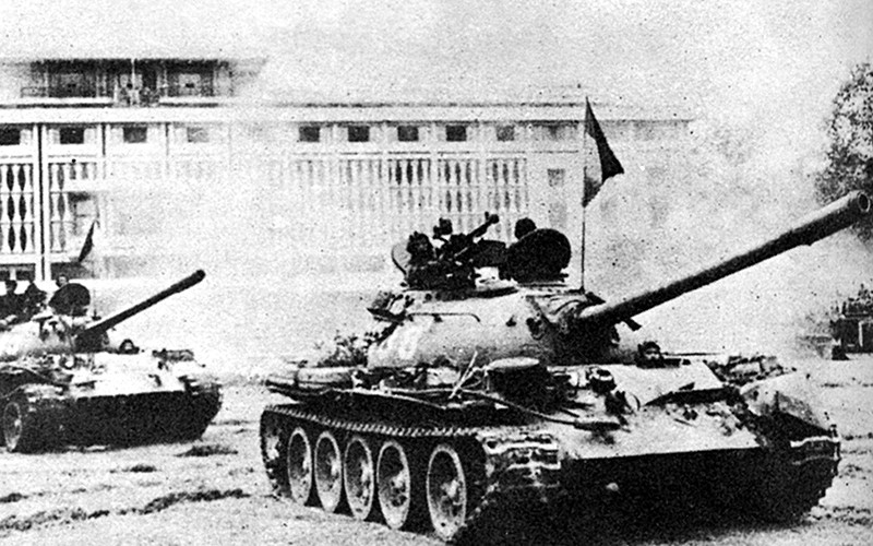 Cảnh trong phim Thành phố lúc rạng đông.