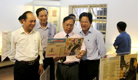 Bộ sưu tập nghệ thuật sắp đặt nhạc tờ.