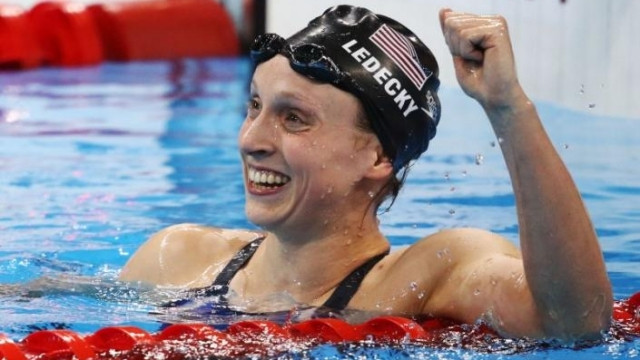 Katie Ledecky hiện đã có ba HCV cá nhân tại Rio. (Ảnh: Reuters)