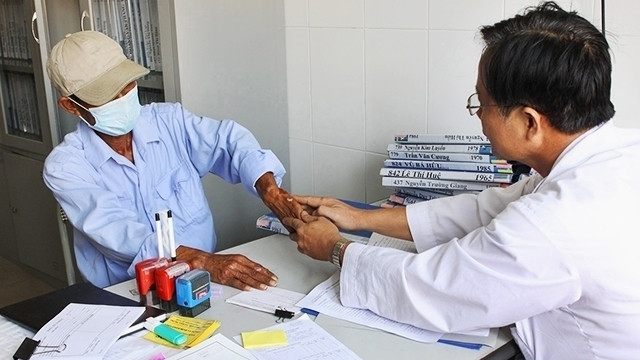 Hỗ trợ đồng chi trả thuốc ARV cho người nhiễm HIV