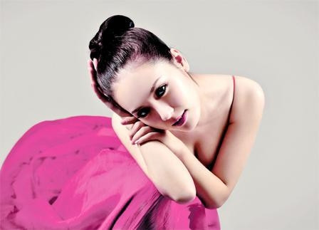 Ca sĩ Phương Linh.