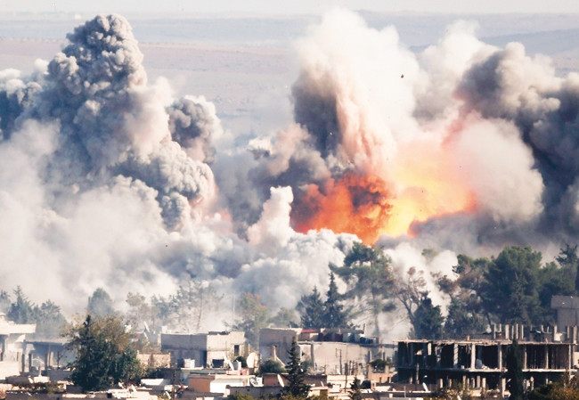 Không kích IS ở Syria.