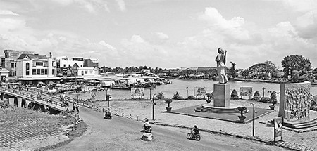 Một góc thị trấn huyện Đầm Dơi.