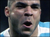 Trung vệ Alex chính thức về Chelsea