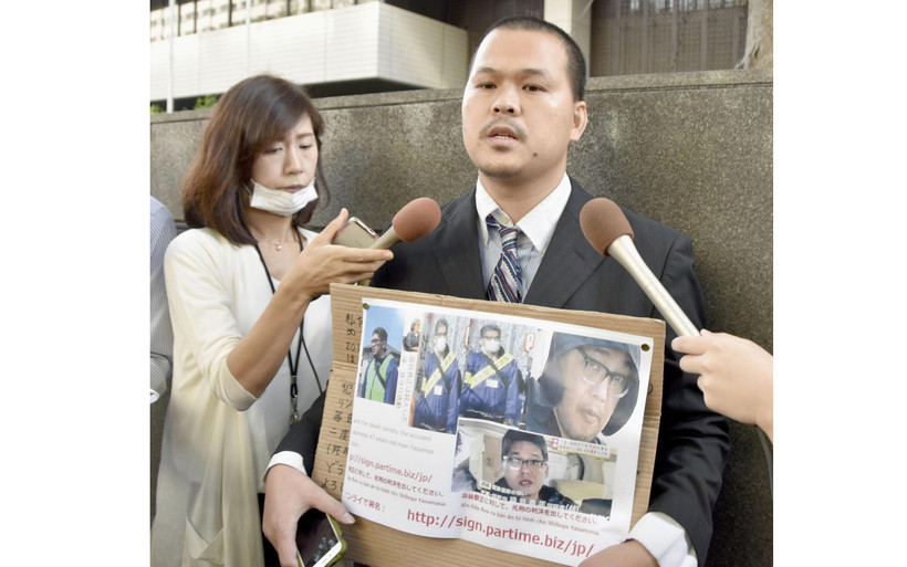 Anh Lê Anh Hào nói với các phóng viên Nhật Bản trước Tòa án cấp cao Tokyo (Ảnh: JapanTimes)