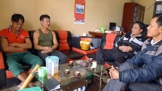 Lò Văn Sâm, Lò Văn Bương (từ trái sang) có tái nghiện sau khi ra trại không là nỗi lo thường trực của các cán bộ Trung tâm.