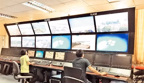 Hệ thống camera quan sát tại kênh VOV Giao thông Quốc gia. Ảnh | HẠNH NGUYỄN