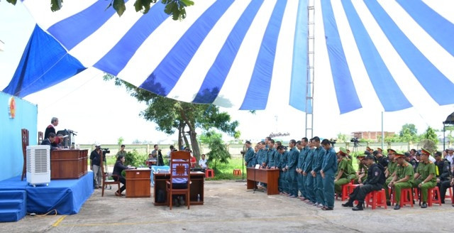 Phiên tòa sơ thẩm xét xử 15 bị cáo gây rối trật tự công cộng xảy ra tại xã Phan Rí Thành, huyện Bắc Bình, tỉnh Bình Thuận.