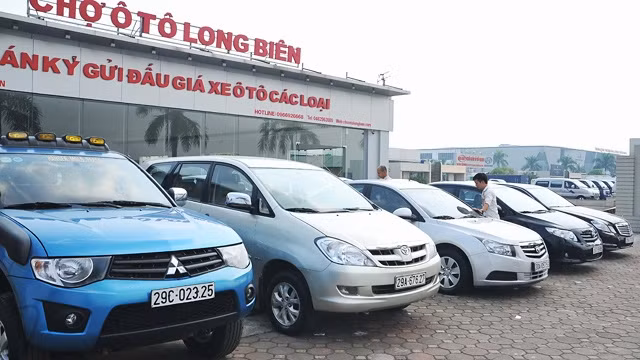 Bán lỗ, các đại lý ô-tô được gì?