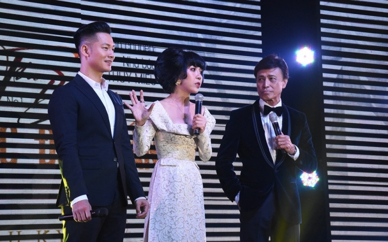 Các ca sĩ cùng giao lưu với khán giả tại liveshow “The Best of Tuấn Ngọc - Đức Tuấn”.