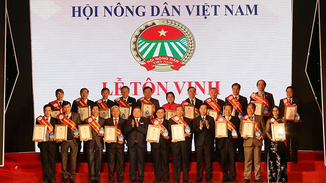Tôn vinh 53 “Nhà khoa học của nhà nông”
