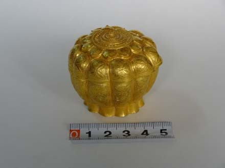 Hộp vàng hình hoa sen – Quốc bảo Việt Nam thời Trần