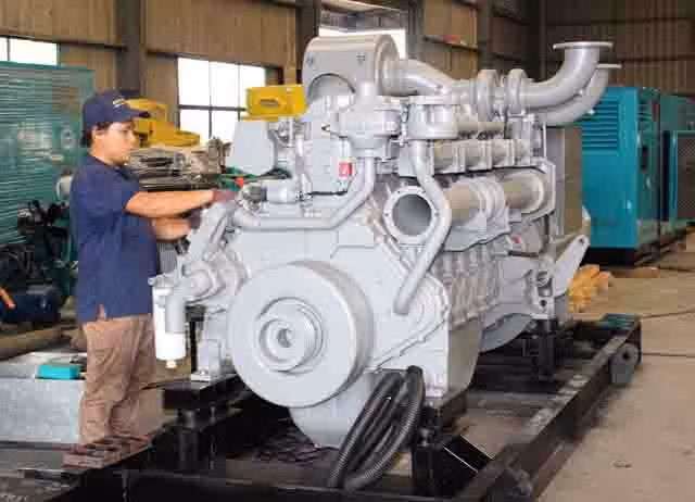 Sản xuất máy phát điện tại Công ty CP Sáng Ban Mai trong Khu công nghiệp Mỹ Phước, tỉnh Bình Dương.