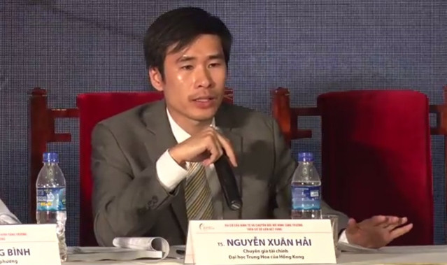 TS. Nguyễn Xuân Hải đến từ Đại học Trung hoa của Hồng Công Tham luận tại Diễn đàn Kinh tế Đông Nam Bộ năm 2017 với chủ đề “Tái cơ cấu kinh tế và chuyển đổi mô hình tăng trưởng trên cơ sở liên kết vùng