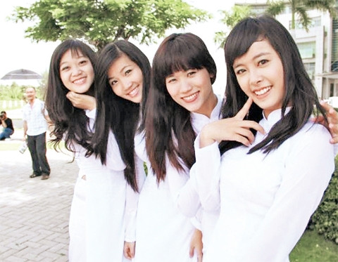 Học sinh Trường THPT chuyên Hà Nội - Amsterdam.