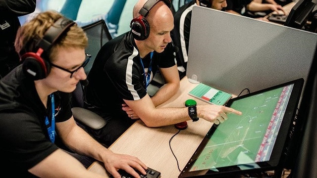 VAR sẽ chính thức xuất hiện tại Premier League bắt đầu từ mùa bóng 2019-2020. (Ảnh: Premier League) 