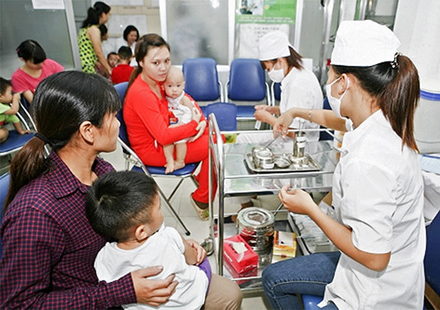 Tiêm vắc-xin cho trẻ là biện pháp phòng bệnh thủy đậu tốt nhất.