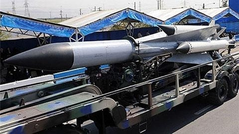 Tên lửa được Iran trưng bày trong lễ tưởng niệm hôm 22-9.