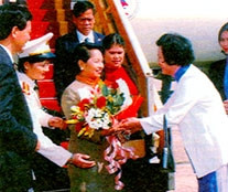 Trung tá Nguyễn Thanh Phương
trong cuộc đón tiếp Tổng thống
Philippines Aroyo.