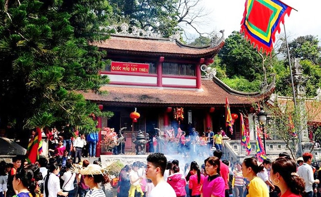 Đền Thượng Tây Thiên trong mùa lễ hội Xuân.