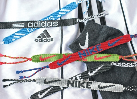 Nike và Adidas đang thống trị thị trường trang phục thể thao một cách tuyệt đối. Ảnh: TL