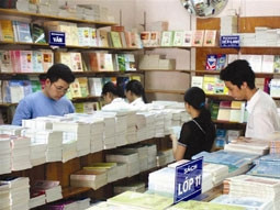 Độc quyền xuất bản sách giáo khoa: Bao giờ mới được xóa bỏ?