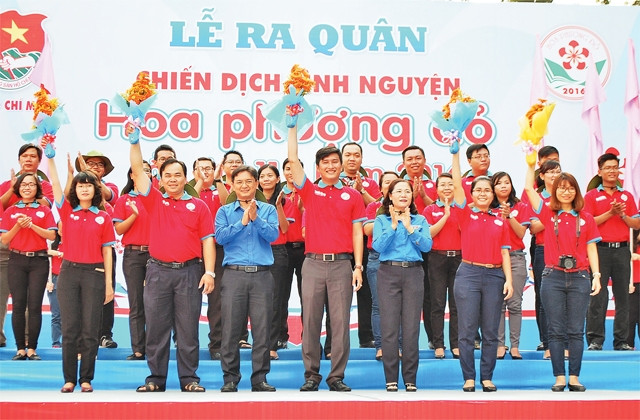  Lễ ra quân Chiến dịch tình nguyện hè Hoa phượng đỏ lần thứ 11-2016.