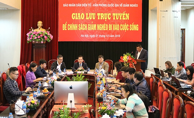 Giao lưu trực tuyến “Để chính sách giảm nghèo đi vào cuộc sống”