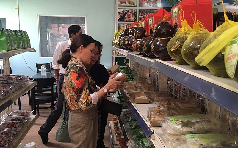 Sản phẩm OCOP được giới thiệu và bày bán tại Bến Tre.