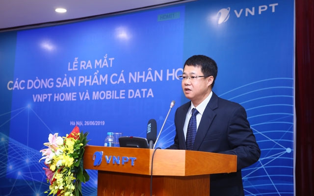 Phó Tổng Giám đốc VNPT VinaPhone Nguyễn Trường Giang phát biểu tại buổi lễ ra mắt các gói sản phẩm “Cá nhân hóa”.