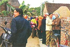 Phúc tra qua loa, người dân bức xúc