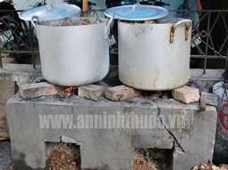 Các lò nấu cao hổ.
(Ảnh: Antd)