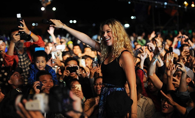 Lễ hội Âm nhạc gió mùa tổ chức tại Hà Nội hằng năm đón nhiều nghệ sĩ quốc tế nổi tiếng.