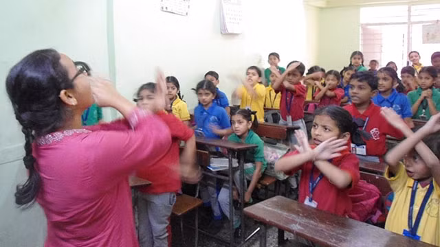 Giáo dục cách phòng, chống xâm hại trẻ em ở Ấn Độ. Ảnh: WORD PRESS