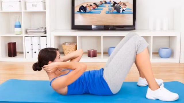 10 bài tập thể dục tại nhà đơn giản trong mùa dịch