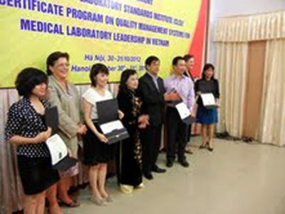 Hợp tác nâng cao chất lượng phòng xét nghiệm y tế