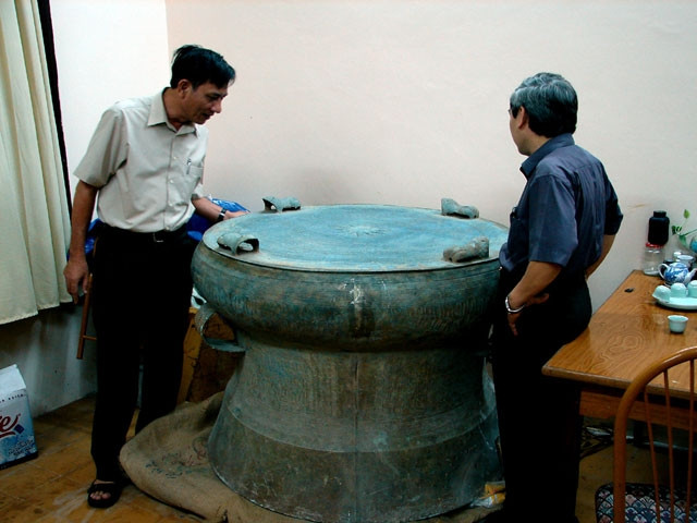 Trống đồng Đông Sơn.