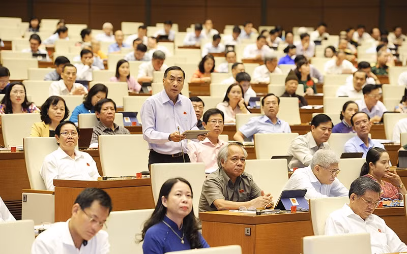 Đại biểu Quốc hội Phạm Văn Hòa (Đồng Tháp) tại phiên chất vấn ngày 5-6.