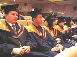 Những thạc sĩ quản trị kinh doanh
đầu tiên.