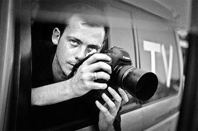 Khắc họa những vết thương của thế giới