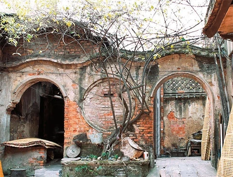 Kiến trúc làng cổ Cự Đà.