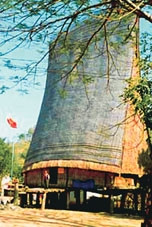 Nhà rông của làng Kon Ktu.