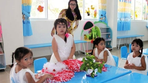 Các khu nhà lưu trú công nhân đều có trường mầm non cho con công nhân. Ảnh: NHƯ LỊCH