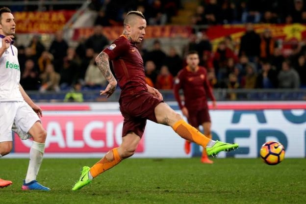 Radja Nainggolan đã có pha mở tỷ số tuyệt đẹp cho AS Roma. (Ảnh: Reuters).