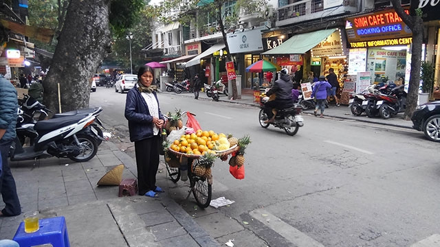 Mức sống cao ở thành thị khiến người nghèo phải đối mặt nhiều khó khăn.