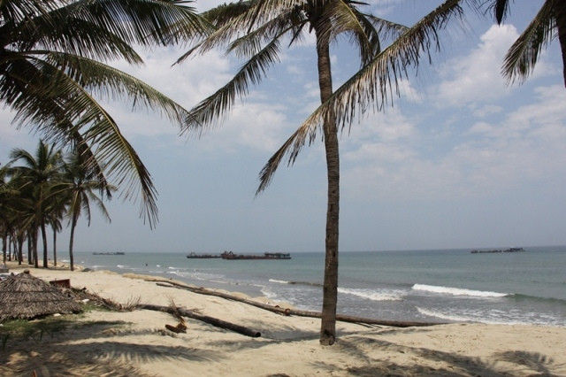 Khu vực biển Cửa Đại, nơi đang bị khai thác cát trái phép