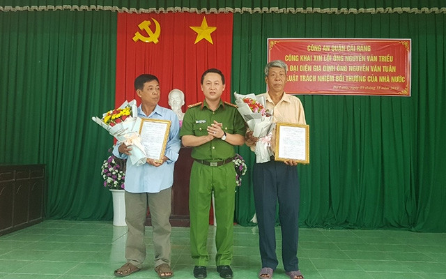  Công an quận Cái Răng tổ chức xin lỗi ông Triều và con trai ông Tuân.